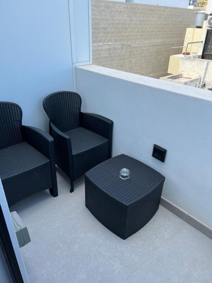 Cosy & Modern Top Floor 1-Bedroom Apartment St. Paul's Bay Exterior foto